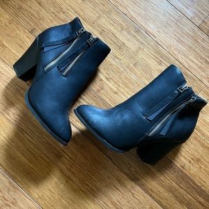 Women’s Valley Zipper Bootie | Journee Collection